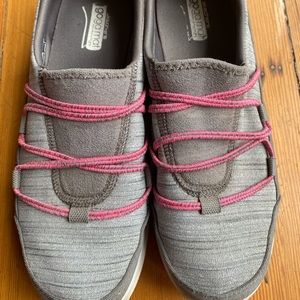 Excellent condition, gently used Sketcher Gogamat sneakers.
